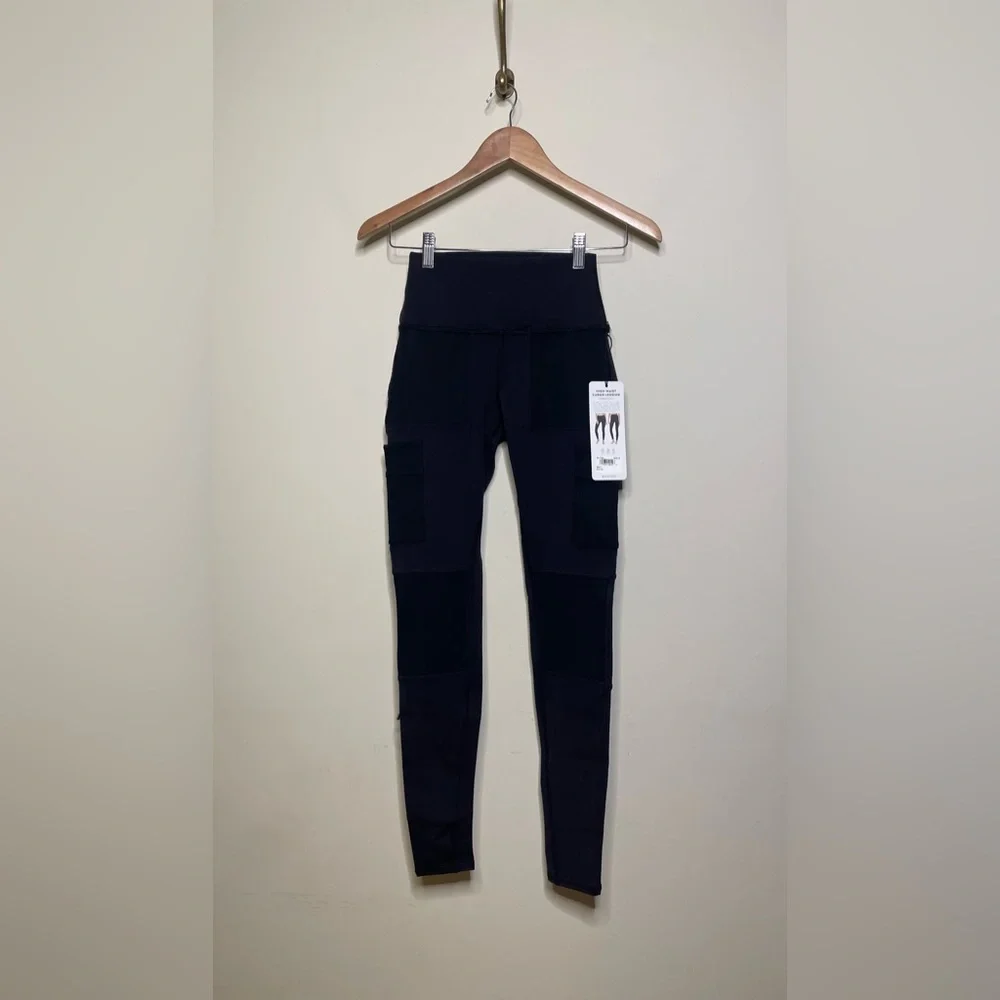 ALO Yoga High Waist Cargo Legging in Black